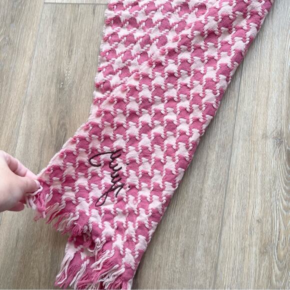 Juicy Couture Wool Pink Two Tone Houndstooth Scarf - Picture 7 of 7